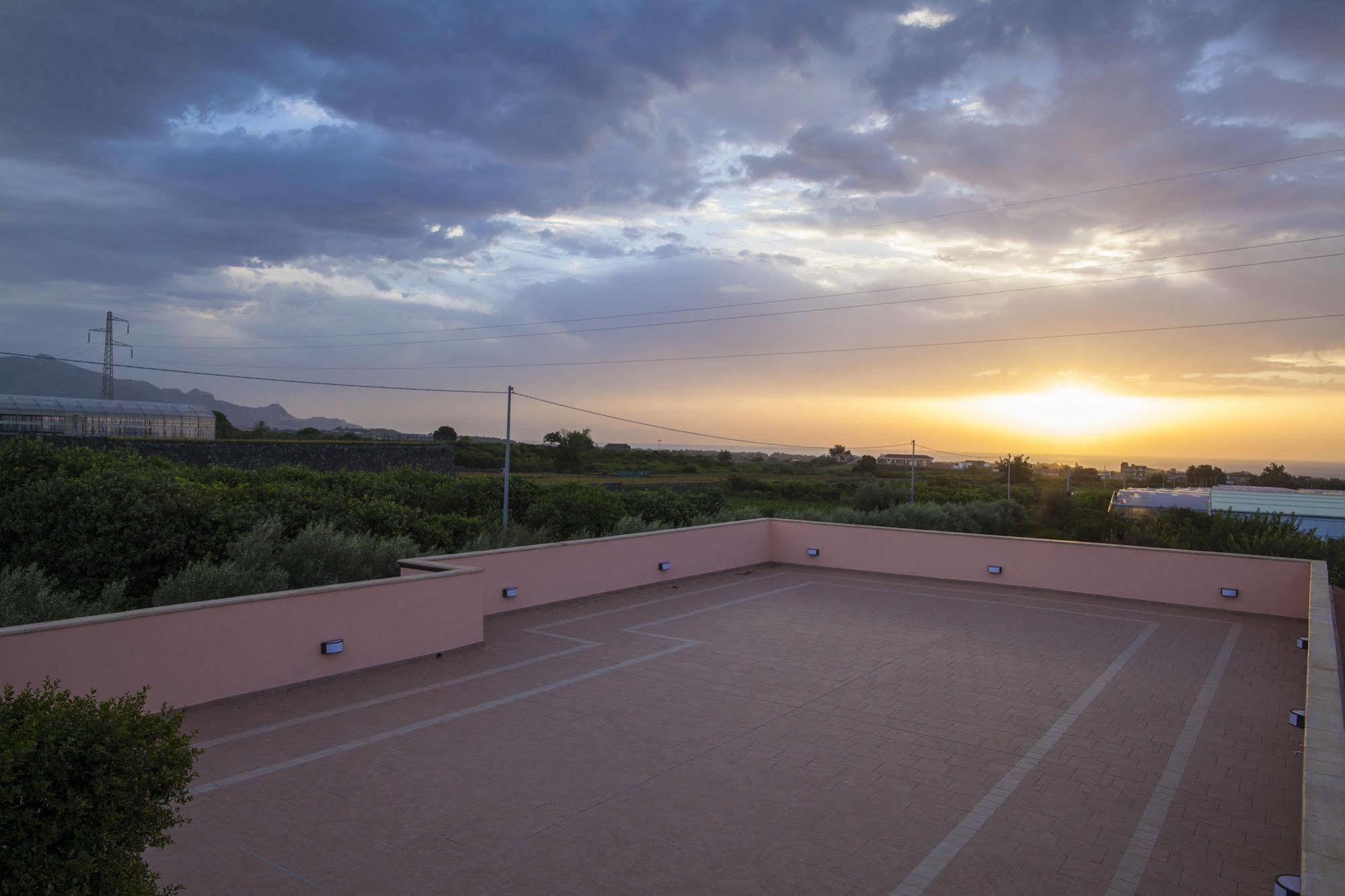 Il Giardino Country Holiday With Pool Таормина Екстериор снимка